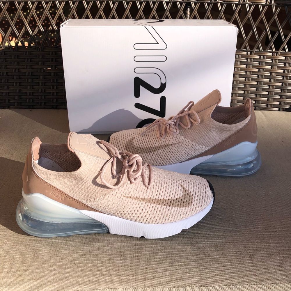 Nike Airmax 270 Flyknit Particle Beige/ Guava Ice